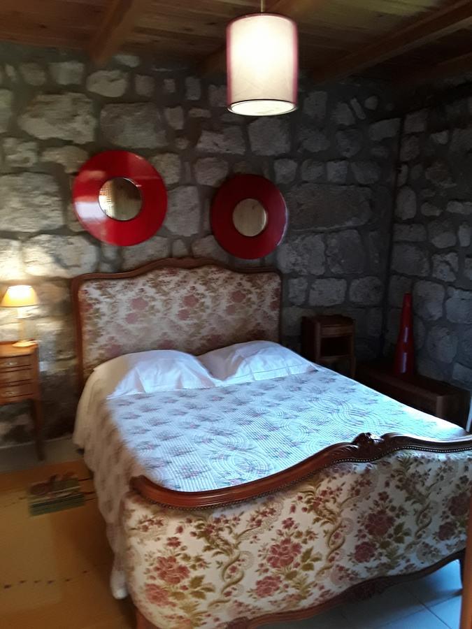 L'Auberge Chez Leon Le Chambon-sur-Lignon Exterior foto